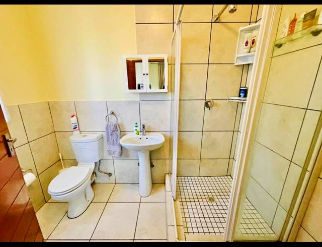 2 BEDROOM TOWNHOUSE FOR SALE IN SOUTH CREST
